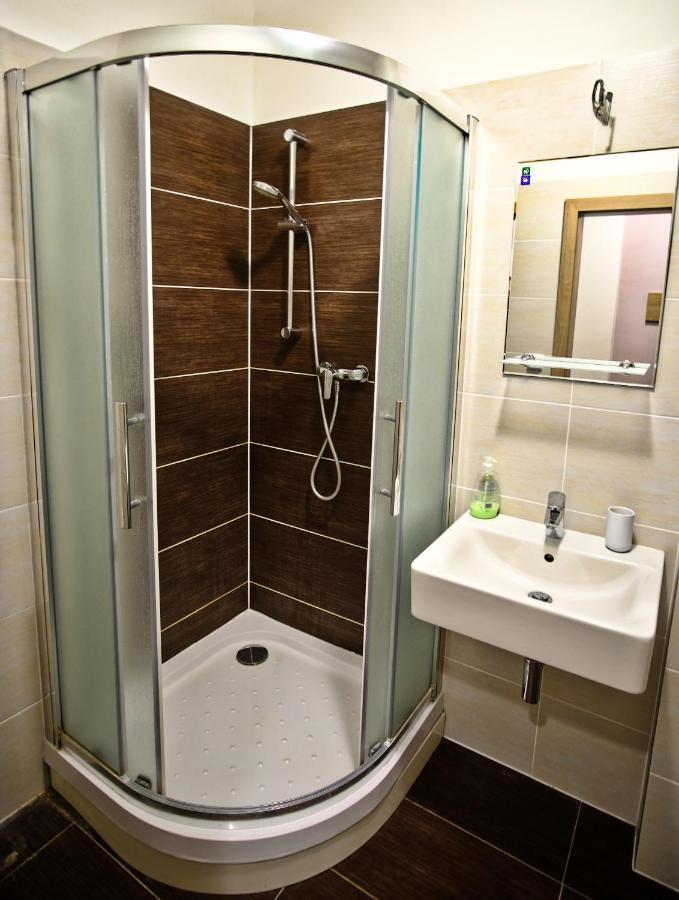 Apartman Na Kraji Lesa Všemina Exteriör bild