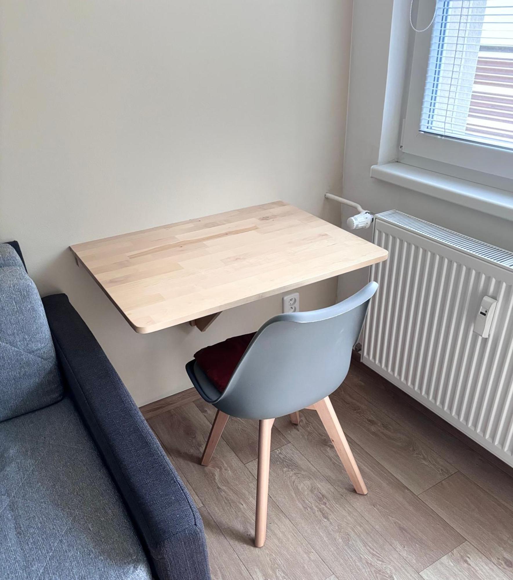 Apartman Na Kraji Lesa Všemina Exteriör bild